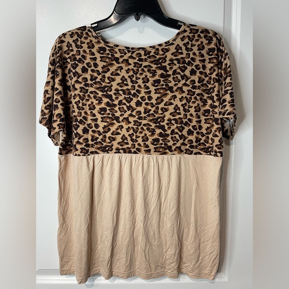 NWOT Animal Print Lounge Set. Drawstring Waist Size Large. P2P 20”. Inseam 18”. - Picture 3 of 5